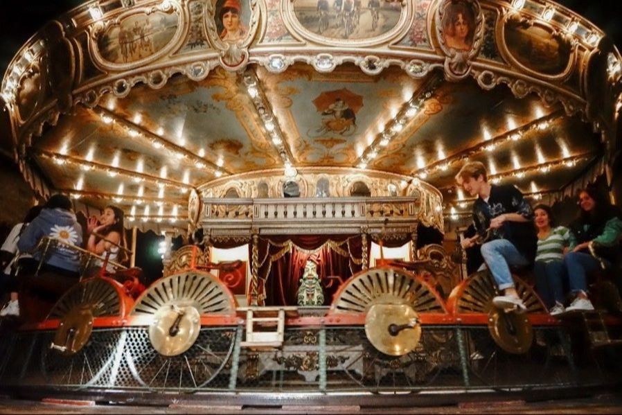 Carroussel au Musée des Arts forains à Paris
